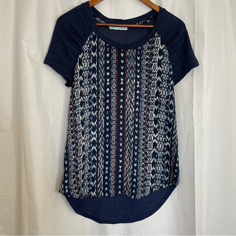 MAURICES Women’s Blue White Aztec Print Short Sleeve Blouse Size Medium